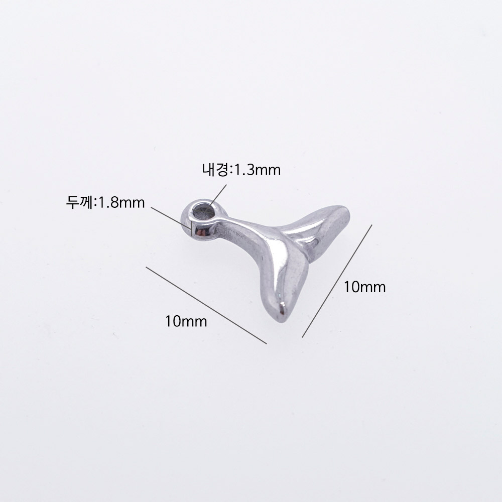 제품은 가로 10mm, 세로 10mm, 두께 1.8mm, 내경 1.3mm 크기입니다.
