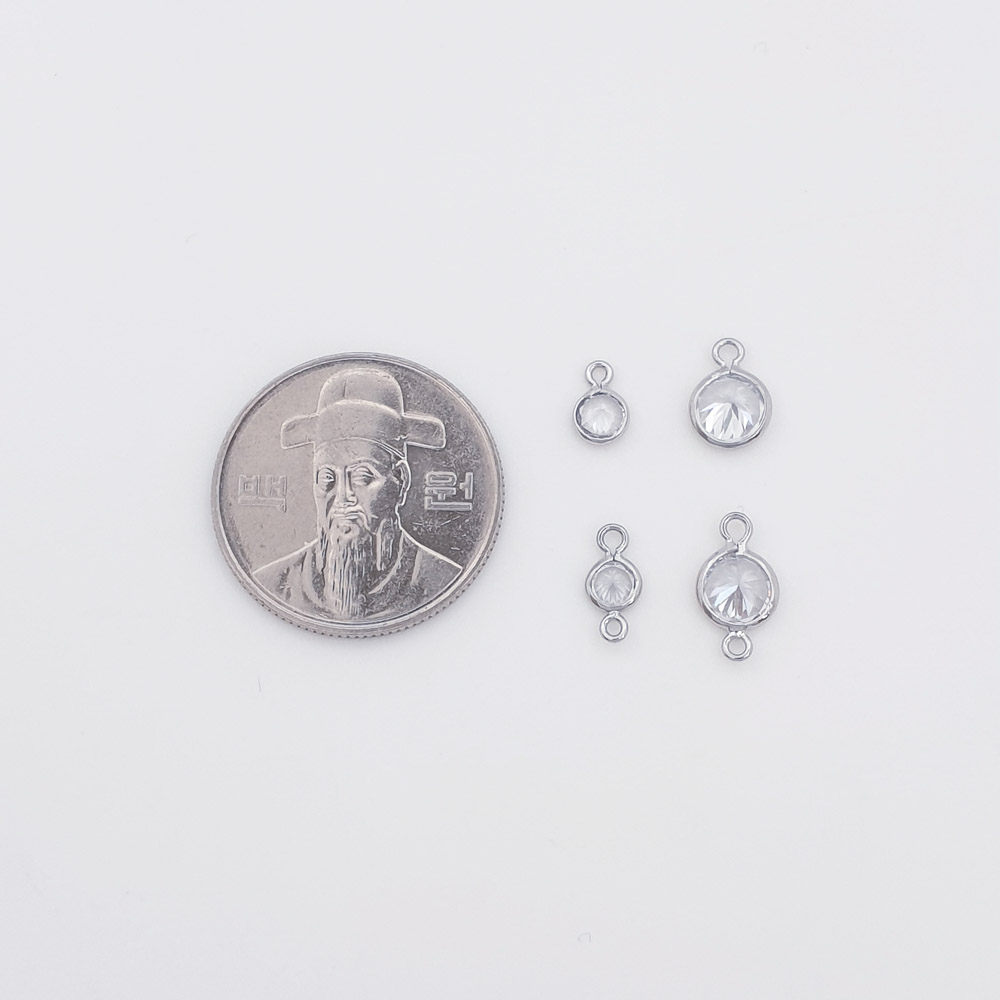 크리 외고리/양고리 심플펜던트(Size2) 외고리,양고리 S,M 사이즈를 100원짜리 동전과 비교하였습니다.
