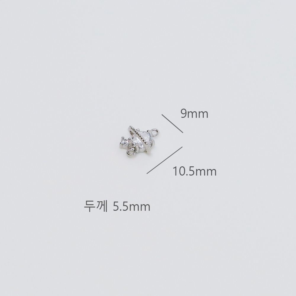 큐빅우주펜던트 악세사리 부자재의 크기는 9*10.5mm 입니다. 