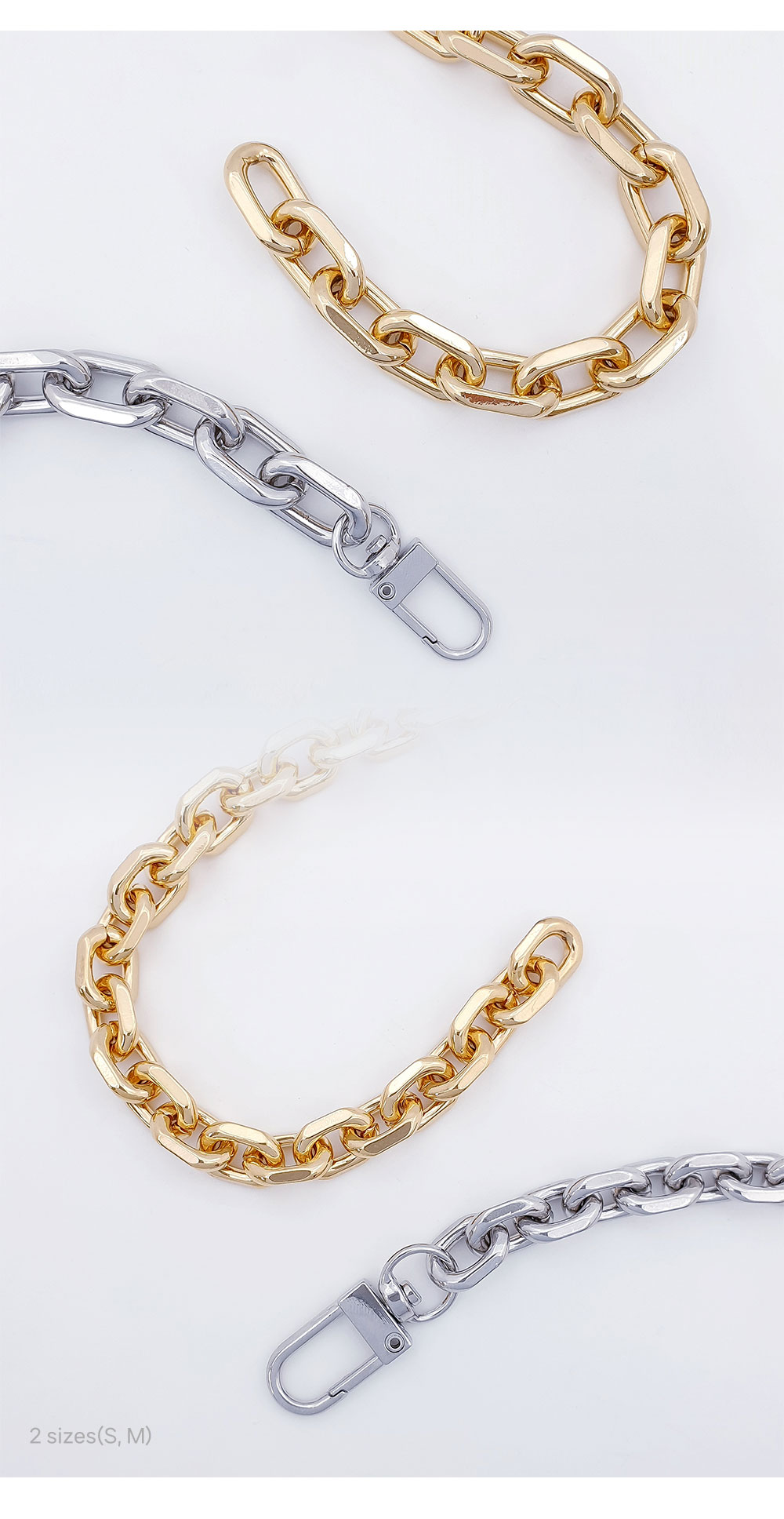 알루미늄체인 링크사슬체인 가방체인줄이 유동적인 곡선을 보여주는 이미지입니다. 흰 배경에 M size의 오른쪽 상단에는 골드색상이 U자로 자리하고있고, 왼쪽 하단에는 실버색상이 대각선으로 자리하고 있습니다. 그 아래는 S size의 상단에는 골드색상이 U자로 자리하고있고, 오른쪽 하단에는 실버색상이 대각선으로 자리하고 있습니다. 실버색상에는 D고리를 연결하여 스트랩으로 사용할 수 있다는 표현을 하고 있습니다.