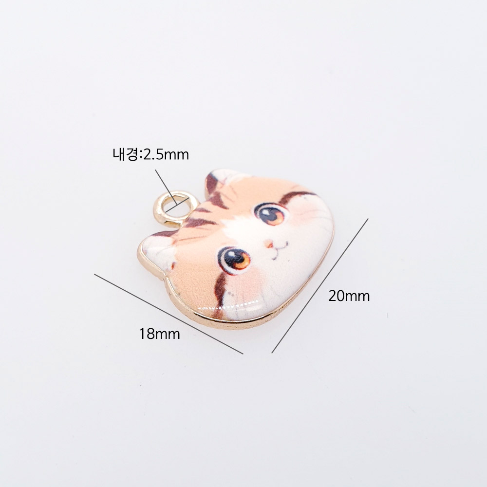 이 제품은 가로 20mm, 길이 18mm, 내경 2.5mm 크기입니다.