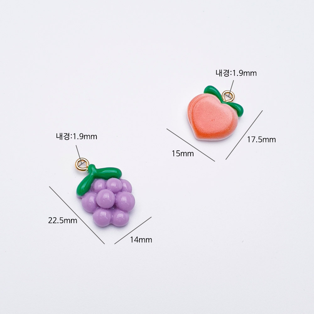 제품의 크기는 상세페이지의 내용과 같습니다.