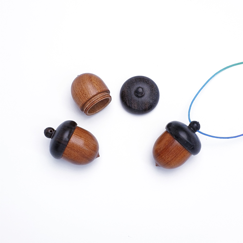 우드 펜던트 오픈형 뚜껑 도토리 키링입니다.