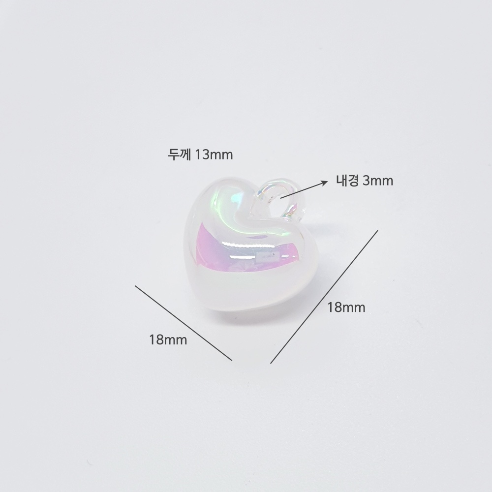 오로라 하트통통 펜던트 악세사리 부자재의 크기는 18mm 입니다.