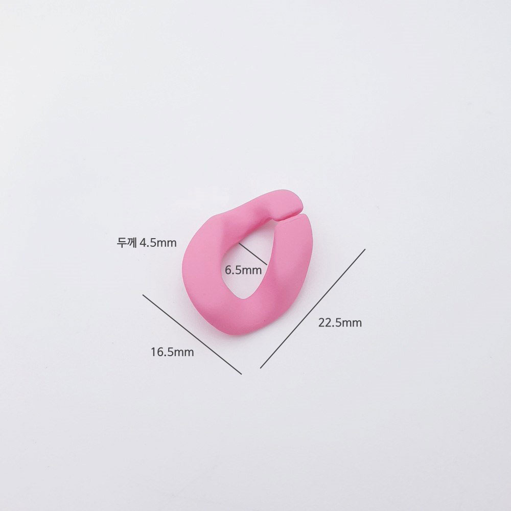 무광 파스텔 아크릴 체인 체인스트랩의 사이즈는 가로 16.5mm,22.5mm,두께4.5mm,가운데 내경6.mm입니다.