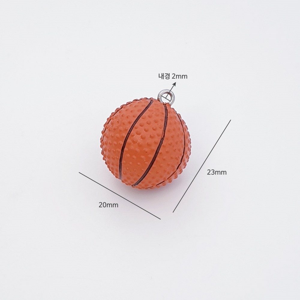 스포츠 공키링 농구공 축구공 테니스공 키링의 원형 공 의 가로지름은 20mm, 세로 23mm, 고리내경 2mm 입니다.