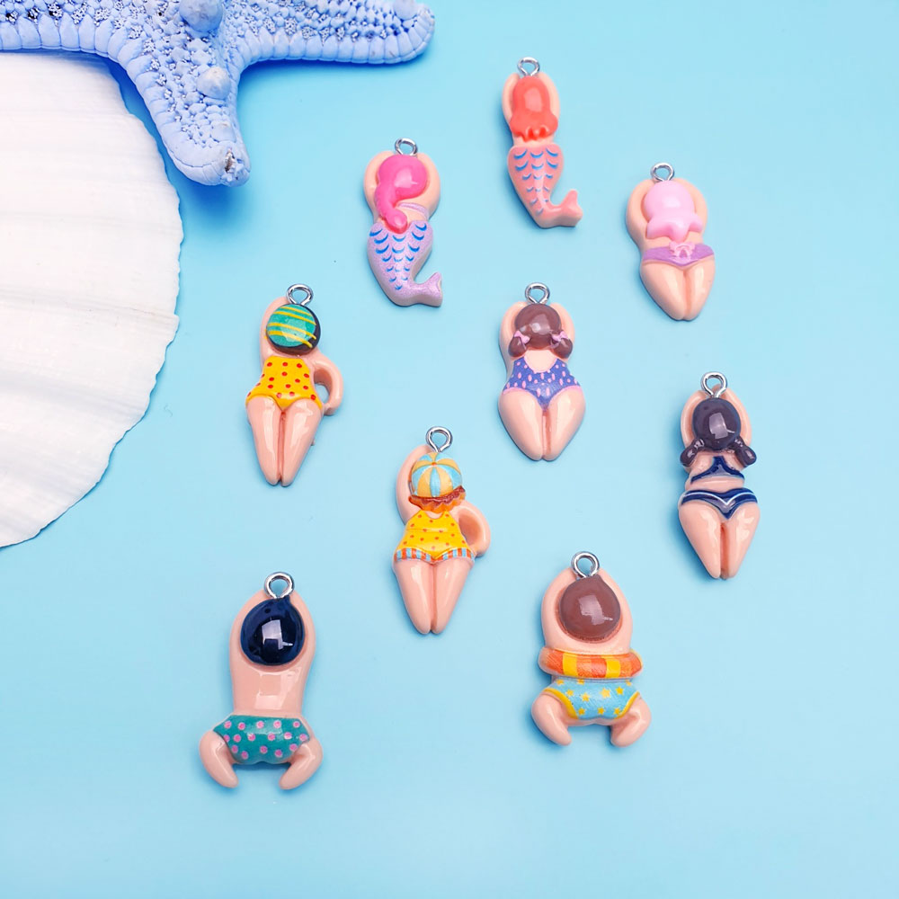 여름 바다 수영하는 사람 키링입니다.