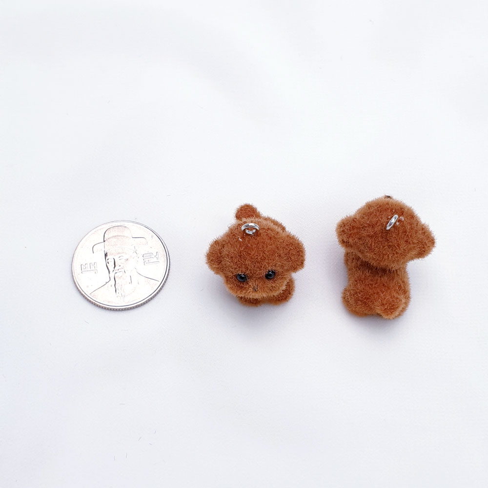 제품을 100원짜리 동전 크기와 비교한 이미지입니다.