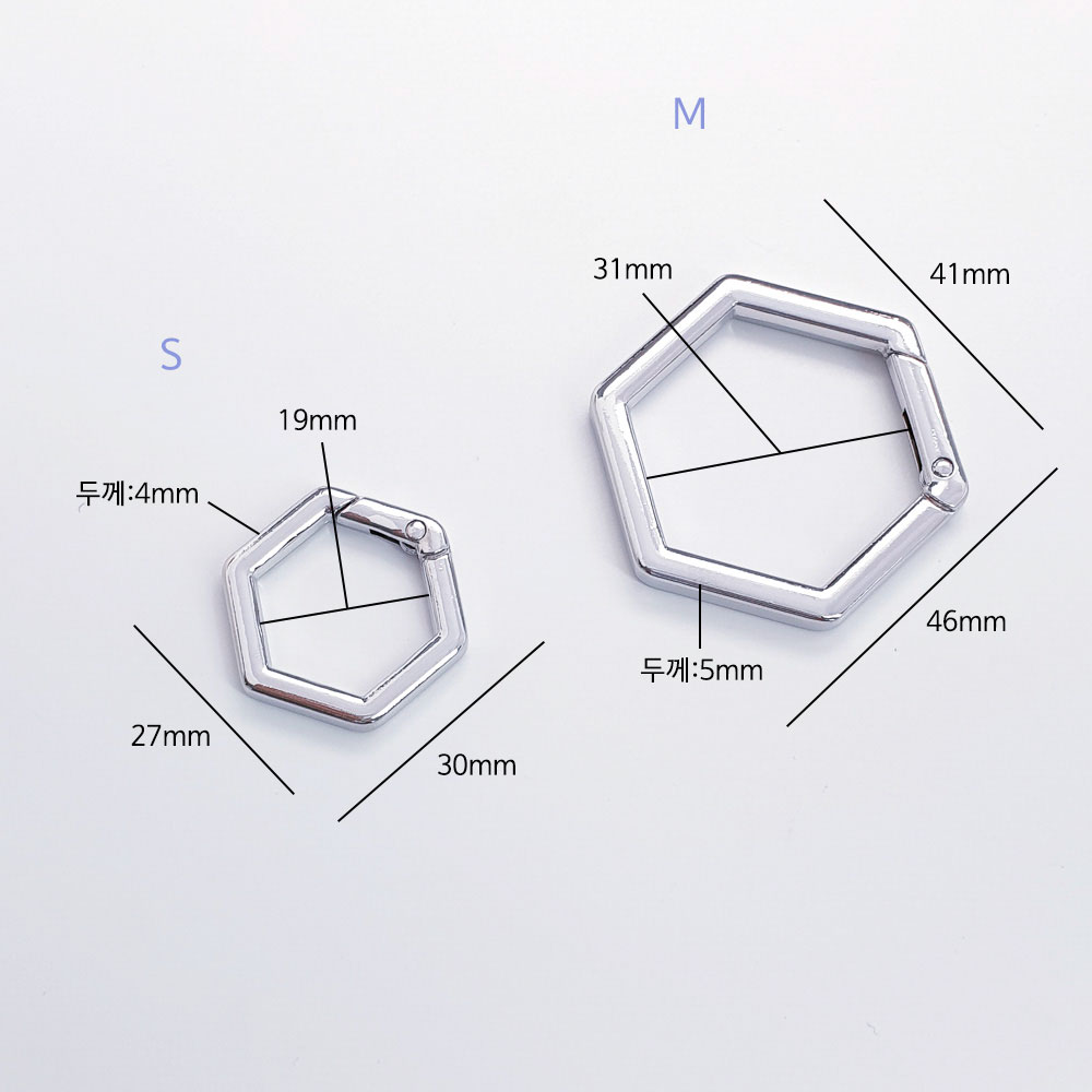 제품의 크기는 상세페이지 내용과 같습니다.