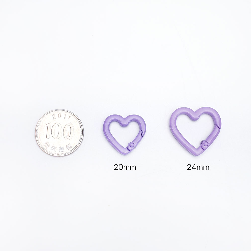 제품의 앞면과 뒷면을 100원짜리 동전과 비교하였습니다.