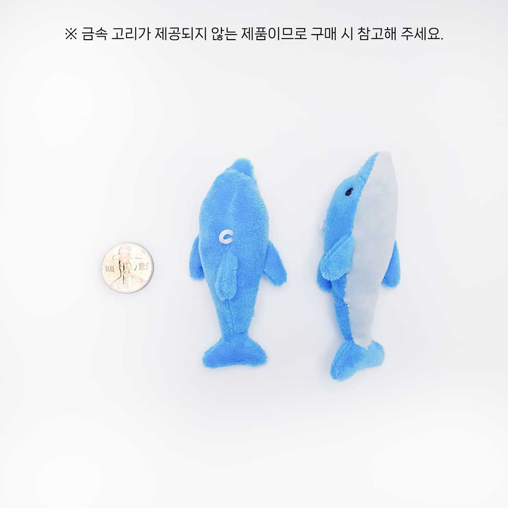 제품의 앞면과 뒷면을 100원짜리 동전과 비교하였습니다.