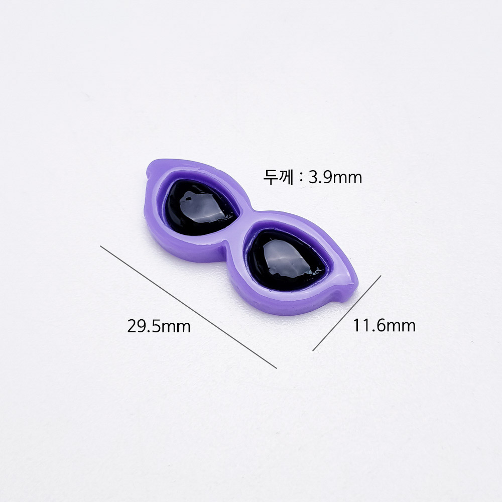 제품의 크기는 가로 29.5mm 길이 11.6mm 두께 3.9mm 입니다.