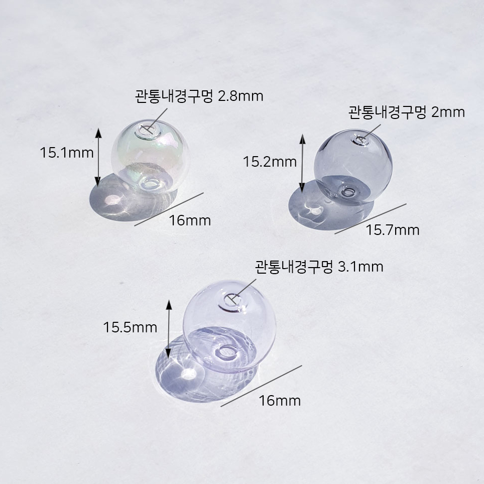유리구슬 비즈키링 비즈악세사리의 투명오로라 는 지름 16mm, 높이 15.1,관통내경구멍2.8mm, 블랙의 지름은 15.7mm,높이 15.2mm, 내경구멍2mm, 퍼플의 지름은 16mm, 높이 15.5mm 관통내경구명 3.1mm입니다.